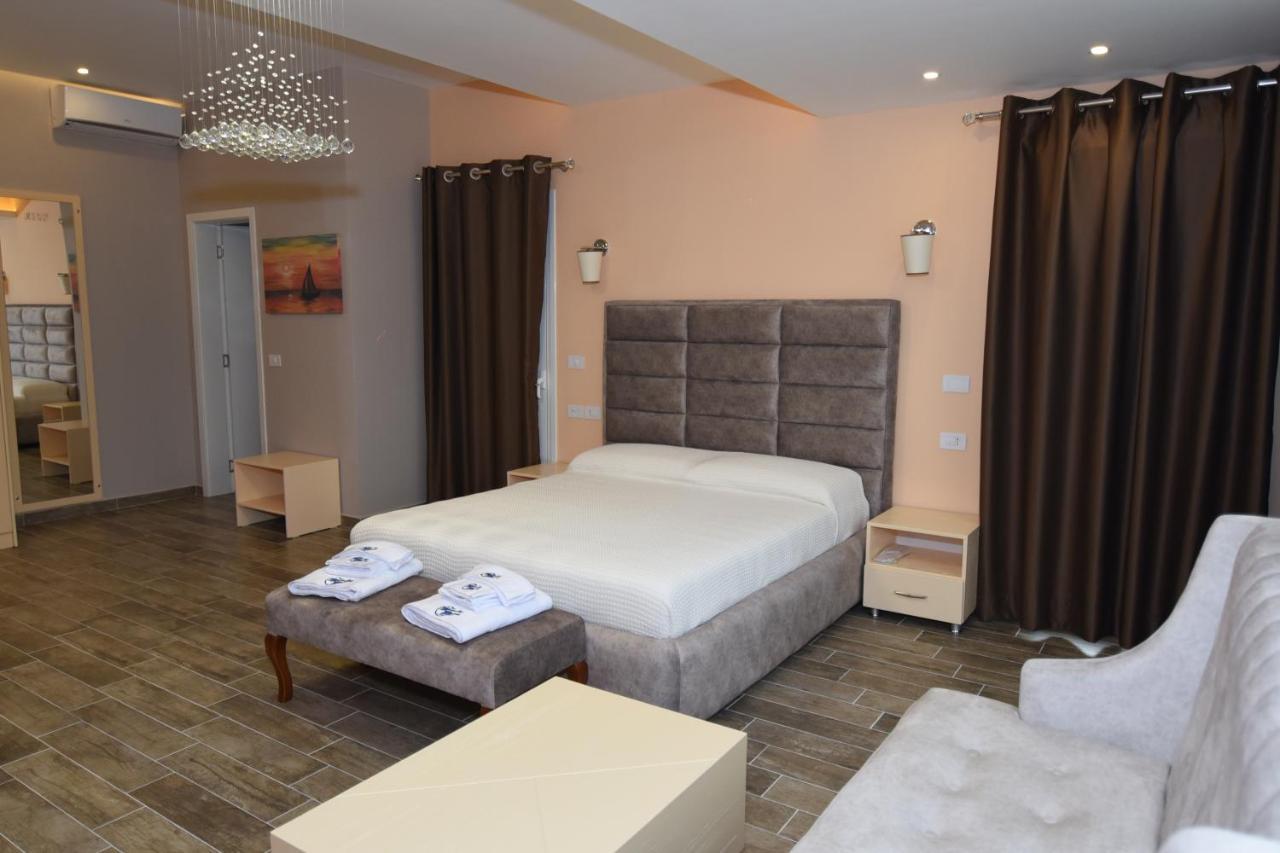 Monte Mare Hotel Vlorë エクステリア 写真