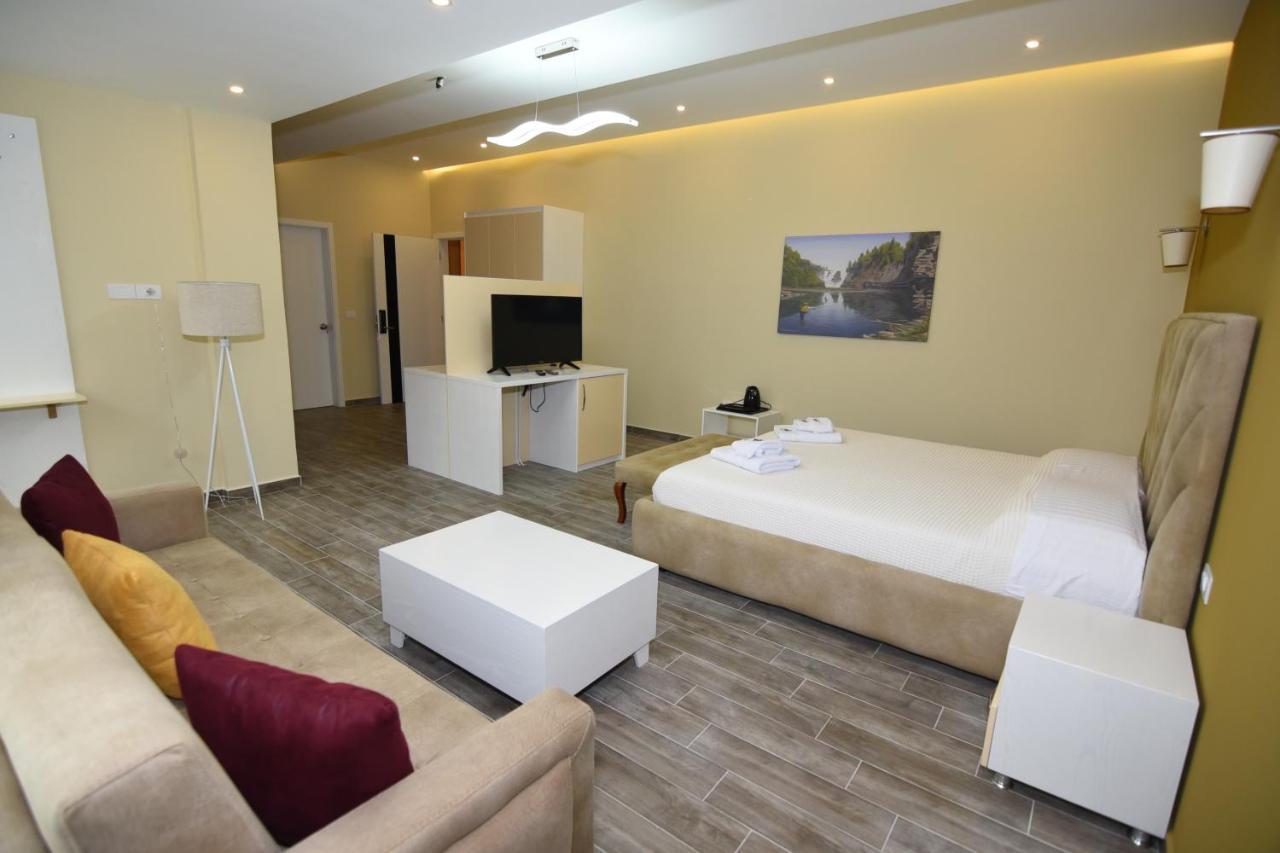 Monte Mare Hotel Vlorë エクステリア 写真