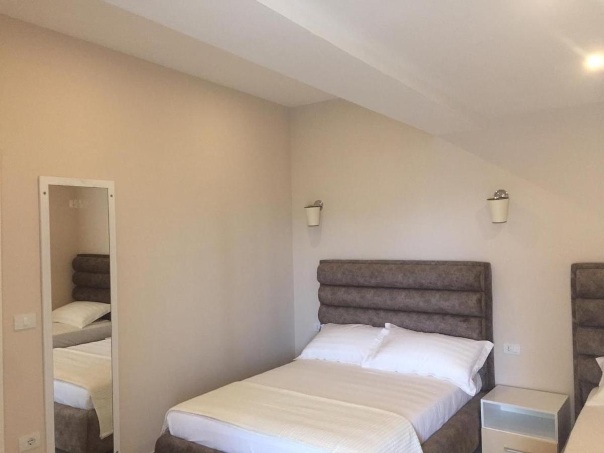 Monte Mare Hotel Vlorë エクステリア 写真