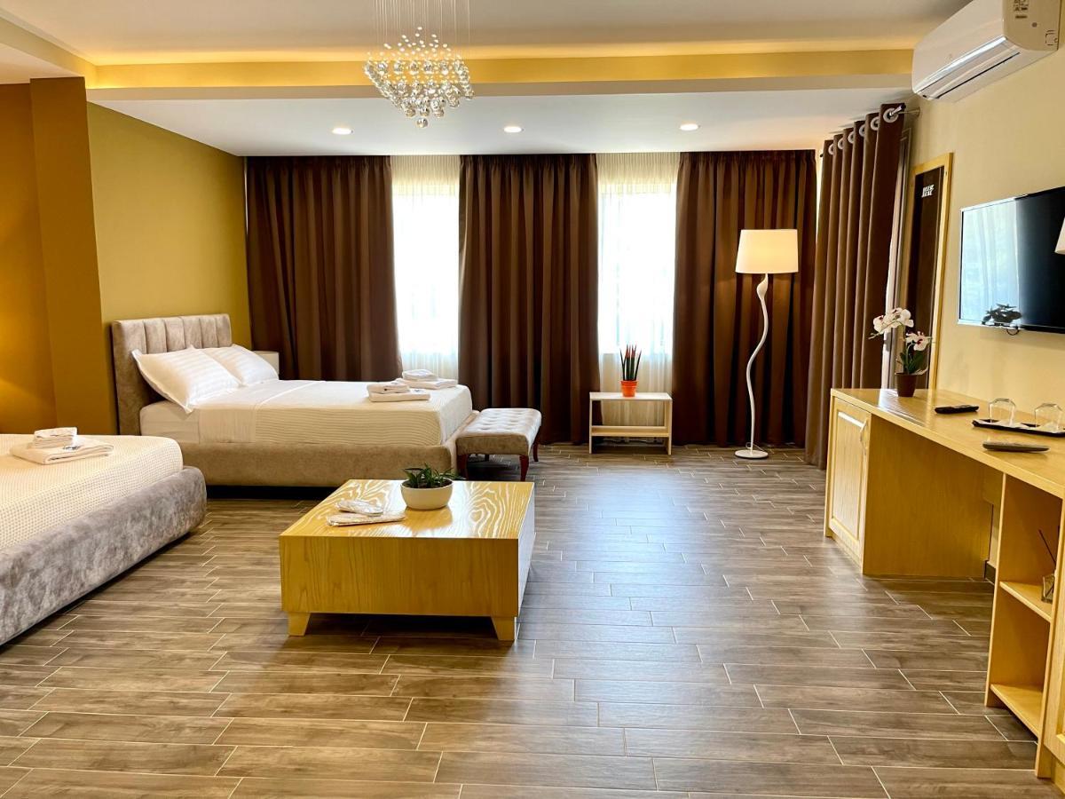 Monte Mare Hotel Vlorë エクステリア 写真