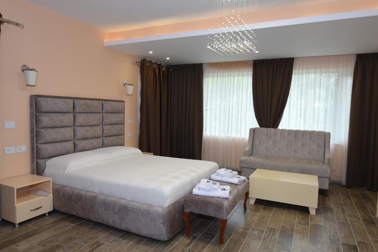 Monte Mare Hotel Vlorë エクステリア 写真