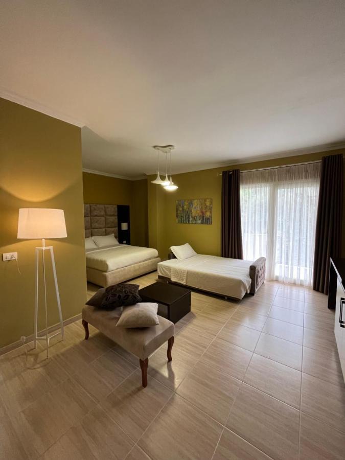 Monte Mare Hotel Vlorë エクステリア 写真
